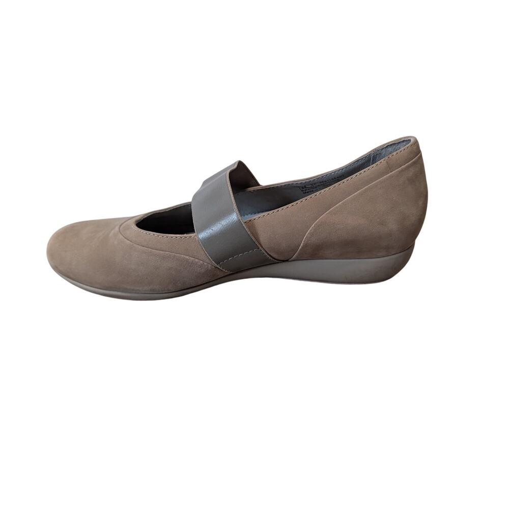 Dansko Taupe Nubuck Leather Elastic Cross Strap Mary Jane Wedge Shoes Womens 37